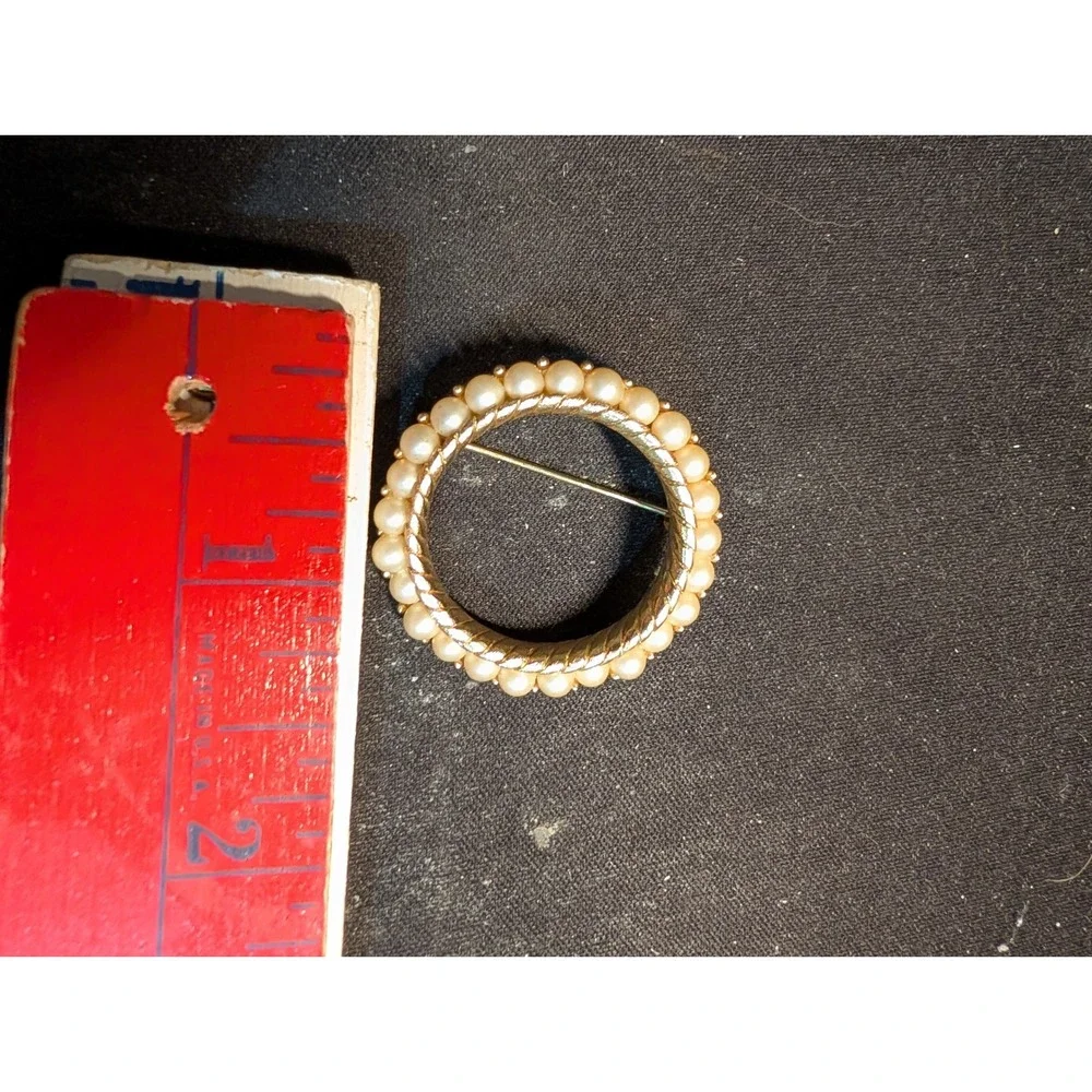 Vintage Trifari Gold Tone Faux Pearl Wreath Circle Brooch Pin Classic Jewelry